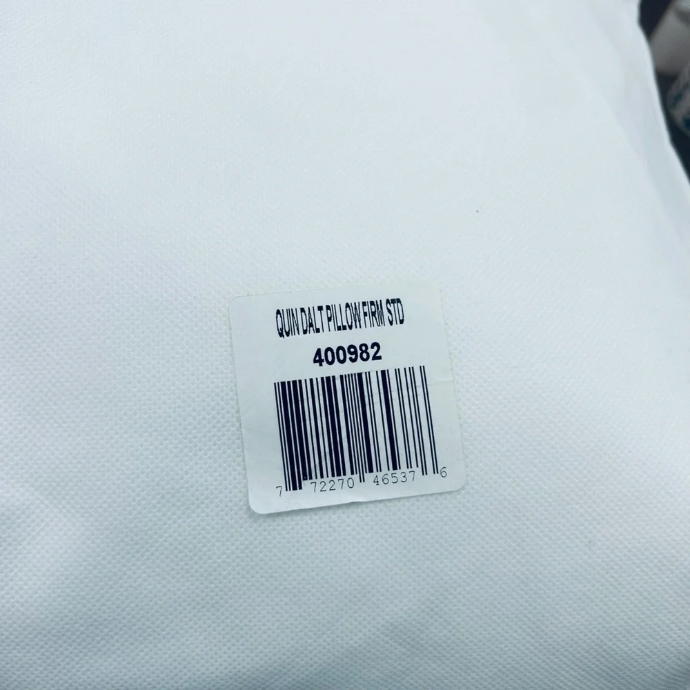 NWOT QUINCE Premium Down Alternative Pillow Firm Standard 1711